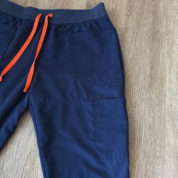 Figs scrubs joggers. Size M. - Picture 3 of 7
